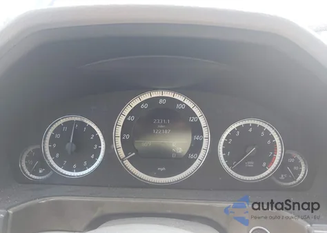 2010 Mercedes-Benz E 350 z USA, uszkodzony, nr VIN WDDHF5GB2AA076357